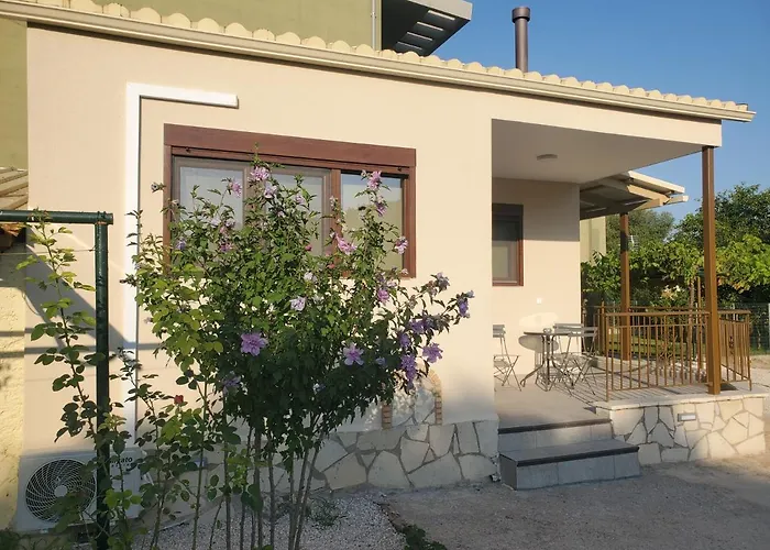 Backyard Apartment Kalligoni photo