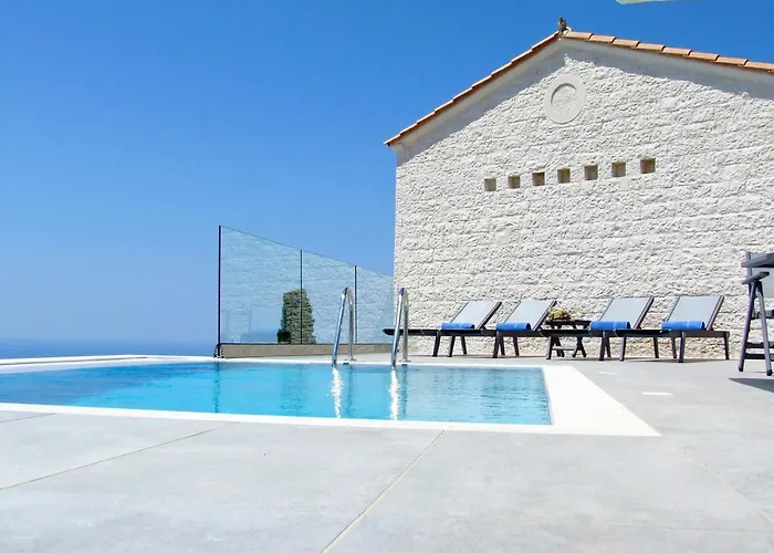 Emerald Agios Nikitas Drymon foto